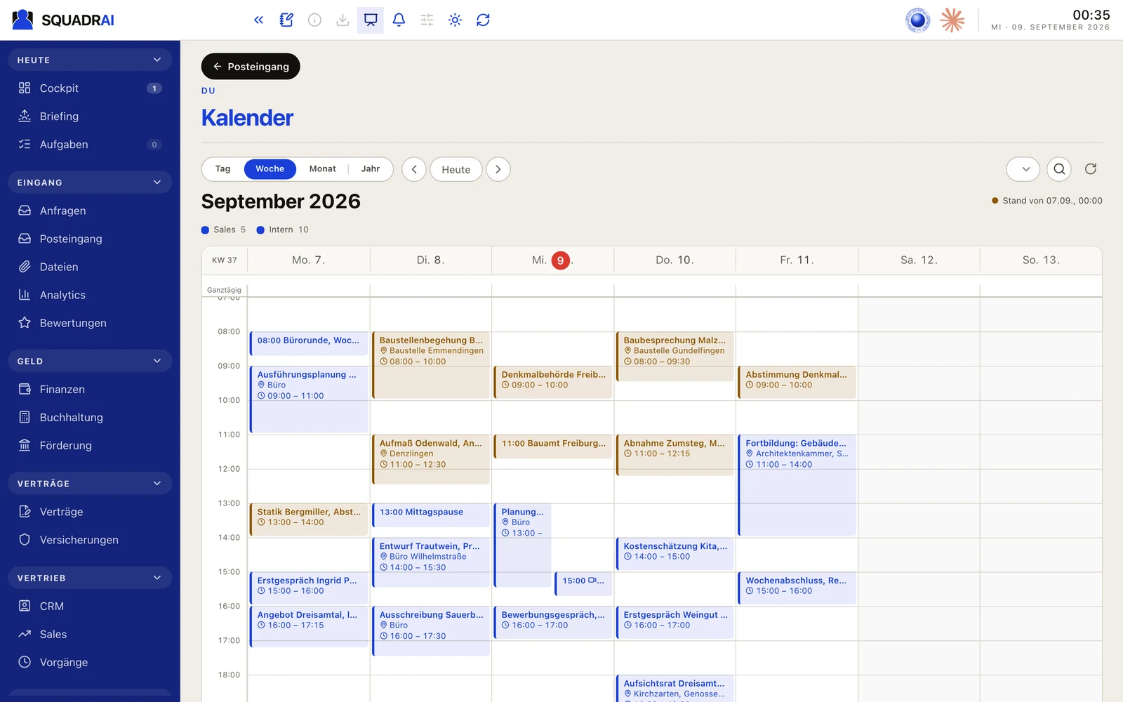 Der Kalender: die Woche aus allen angebundenen Kalendern, mit der Linie für jetzt.